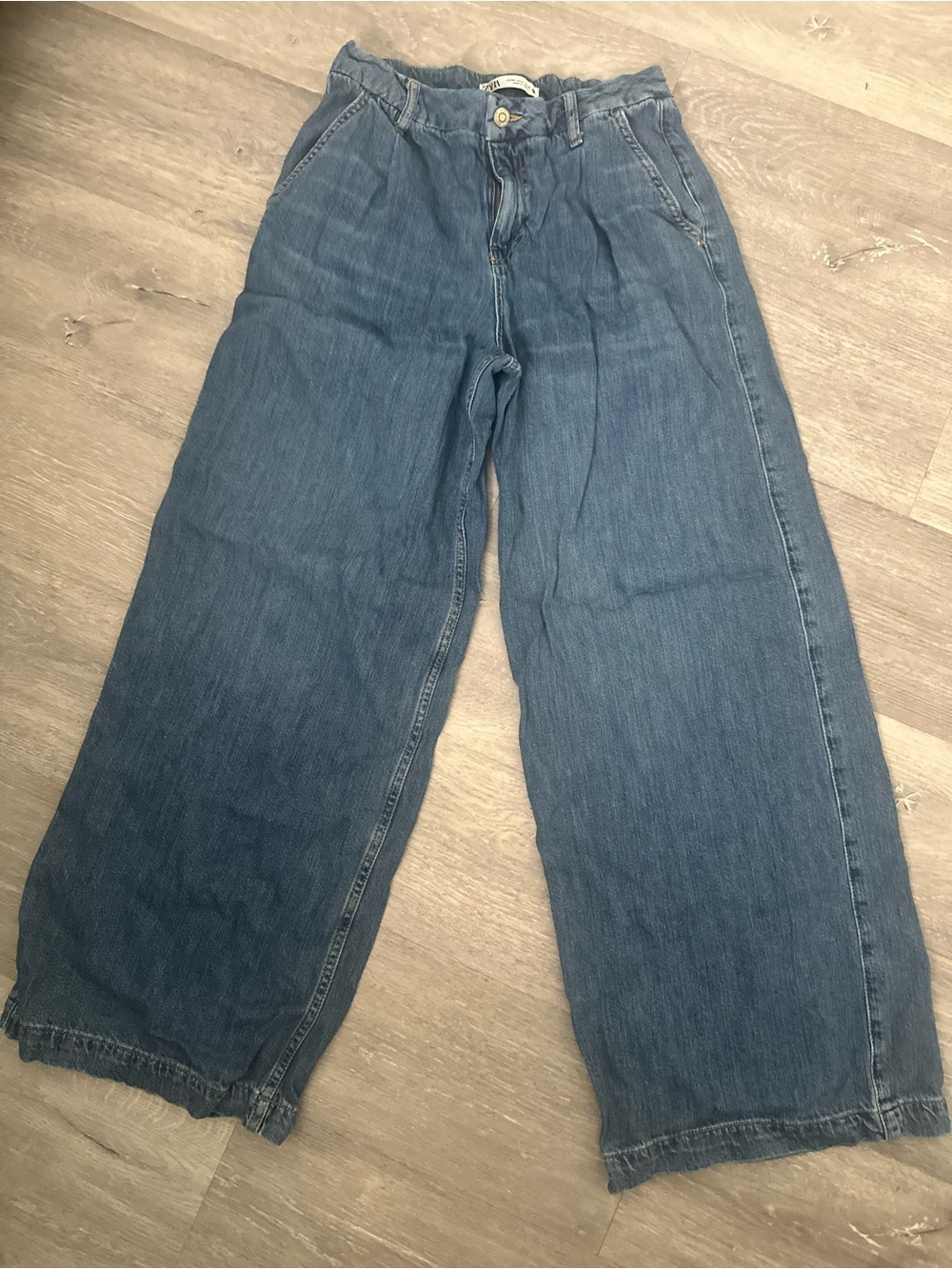 ZARA Relaxed Wide-Leg Jeans in Medium Blue